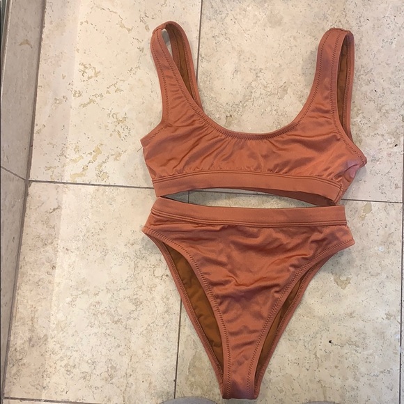 High Rise Bikini - Picture 2 of 8